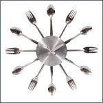 Kitchen decoration utensils fork and spoon silver wall clock